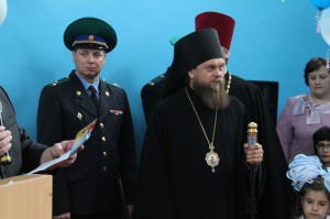 «Последний звонок-2012». Владыка Филипп в техническом лицее № 176 (видео)