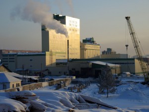 Три Святителя в сильнейшие морозы 45 градусов ниже нуля у святителя Николая Чудотворца г. Искитим (видео)