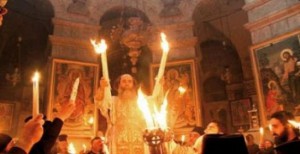 Благодатный огонь сошел в храме Гроба Господня