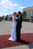 Молодожены