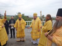Два архиерея совершили Литургию в Михаило-Архангельском женском монастыре с. Малоирменки (видео)
