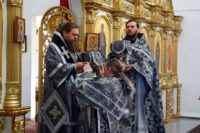 Архиерейская Литургия в Кафедральном соборе г. Карасука в Великий четверг в день воспоминания Тайной Вечери (видео)