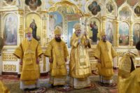 Епископ Филипп принял участие в Литургии в Вознесенском кафедральном соборе в день памяти святых земли Новосибирской