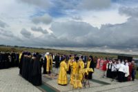 Митрополит Никодим совершил молебен у поклонного креста по случаю 427-й годовщины Ирменского сражения